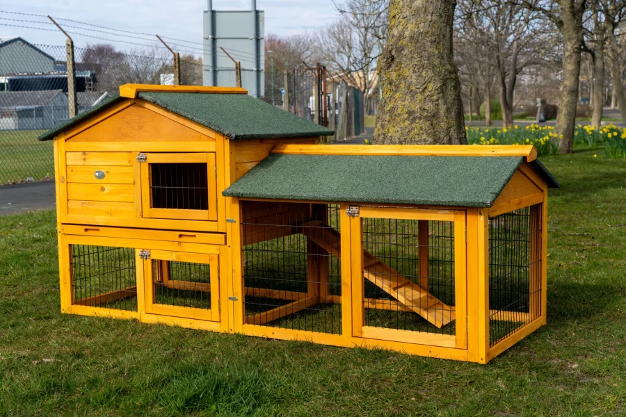 Wider Shadow XXL Natural Rabbit Hutch