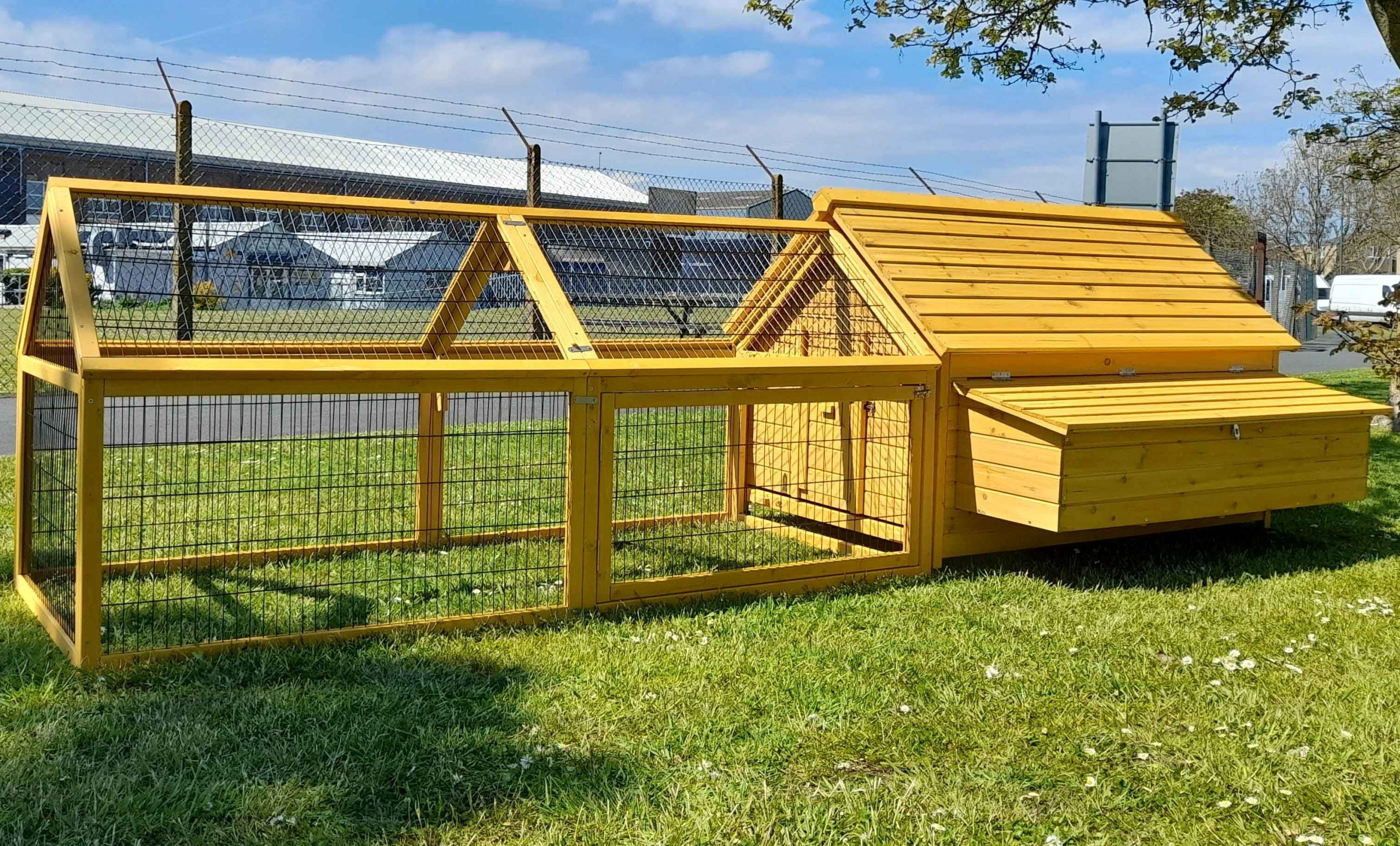 XL Skylight Cottage Chicken with 2 Meter Run Design Coops & Hutches UK